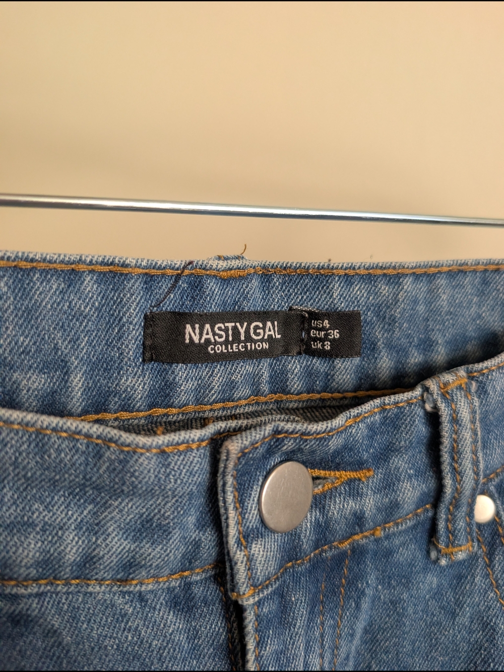 Classic High-Waist Wide-Leg Jeans in Blue - Picture 5 of 5